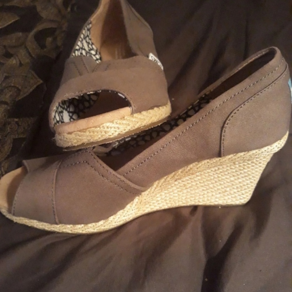 Like New TOMS Wedged Heels